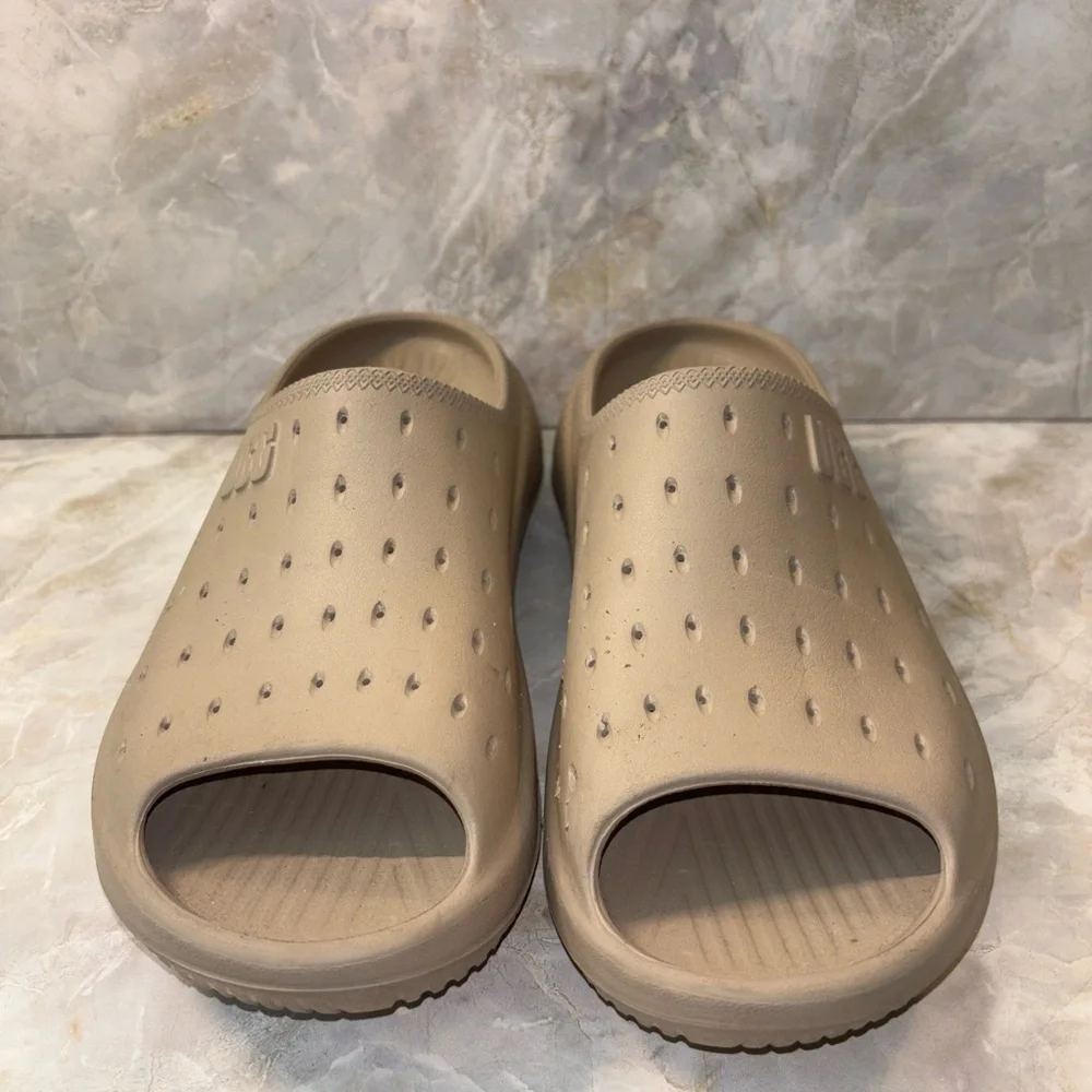 UGG Stone Beige slide it molded slip on